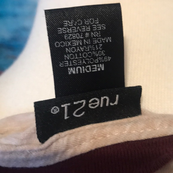 Live by the ☀️Love by the 🌙Rue 21 M - Picture 4 of 4